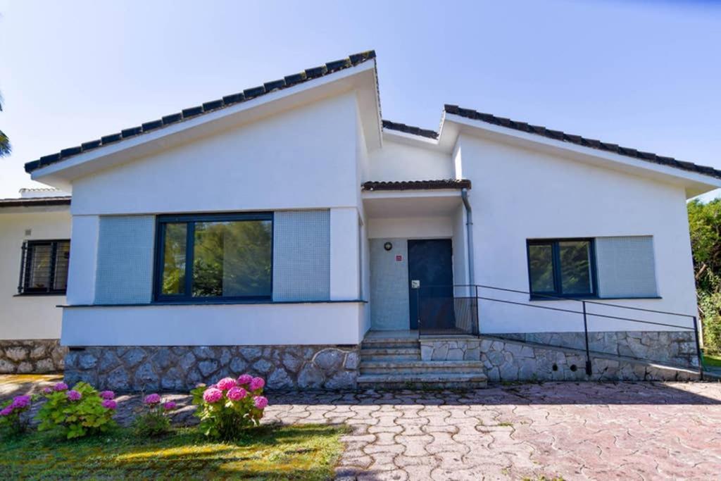 ¡Nuevo! Espectacular Casa En La Playa De Berria Villa Santoña Kültér fotó